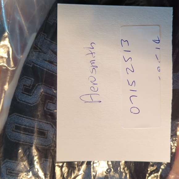 Aerosmith Black Tee With Blue Logo on Front Concert Tour Steven Tyler XL - Picture 8 of 8